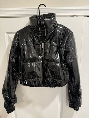 Black Shiny Patent Cropped Puffer Jacket size medium